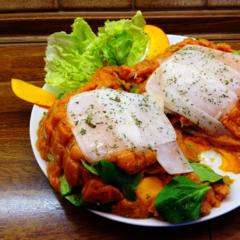 Kurpitsa retiisi lasagne tomaatti kaki kastike