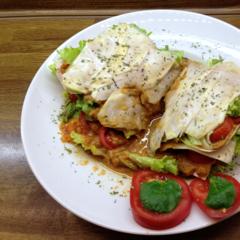 Raw vegan Lasagna with kiwi - date -sauce