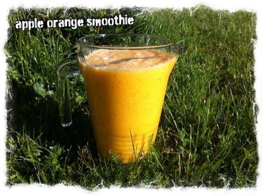 Omena oranssi smoothie aamiaiseksi! <3