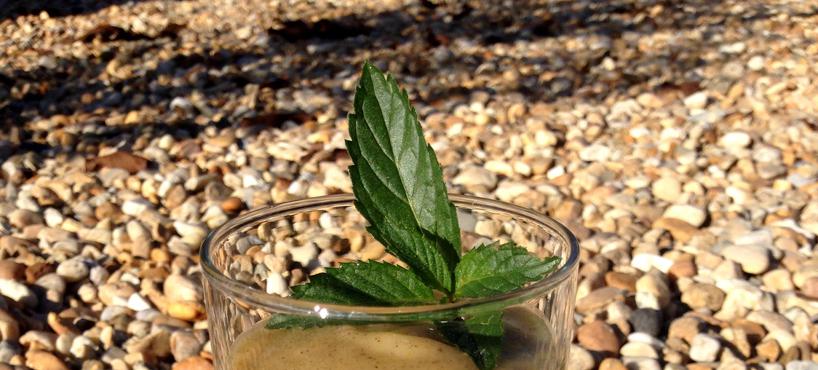 <a href='/Raaka-ruoka-ruokia/Kiwi-banaani-smoothie'>Kiwi banaani smoothie</a><span>Tein kermainen smoothie 12 kypsän kiivihedelmissä ja 12 banaanit. Yhdessä sen sain pään lollo rosso salaattia.
</span>